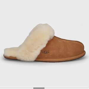 UGG SLIPPERS SCUFFETTE II